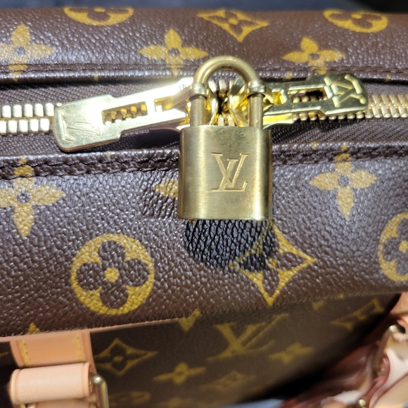 LV Monogram Voyage Briefcase - Picture 12 of 16